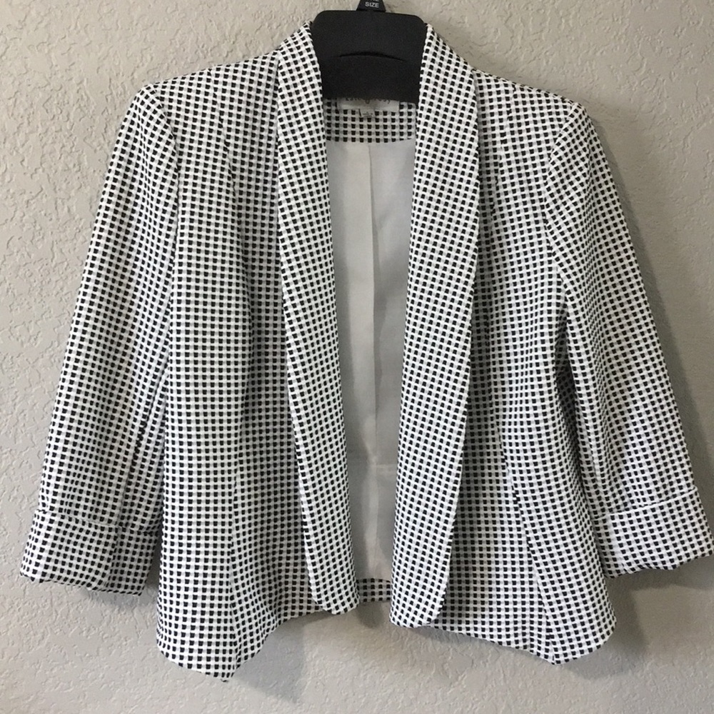 4/$25 Kate & Rosy Black and White Blazer Size small